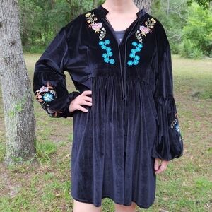Roiii Women's A Line Velvet Dress with Barrel Sleeves. Size 4X. Embroidery Boho